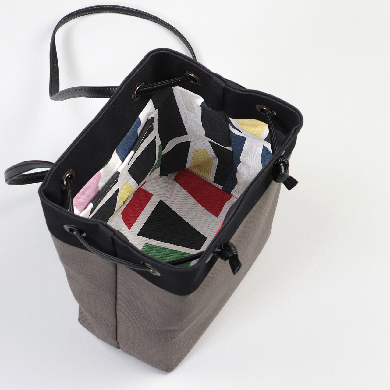 ピクニックショルダー　picnicshoulder　北欧生地×富士金梅 8号帆布　チャコールグレー×ブラック　オリジナル　ハンドメイド帆布ポシェット　ハネアント神戸