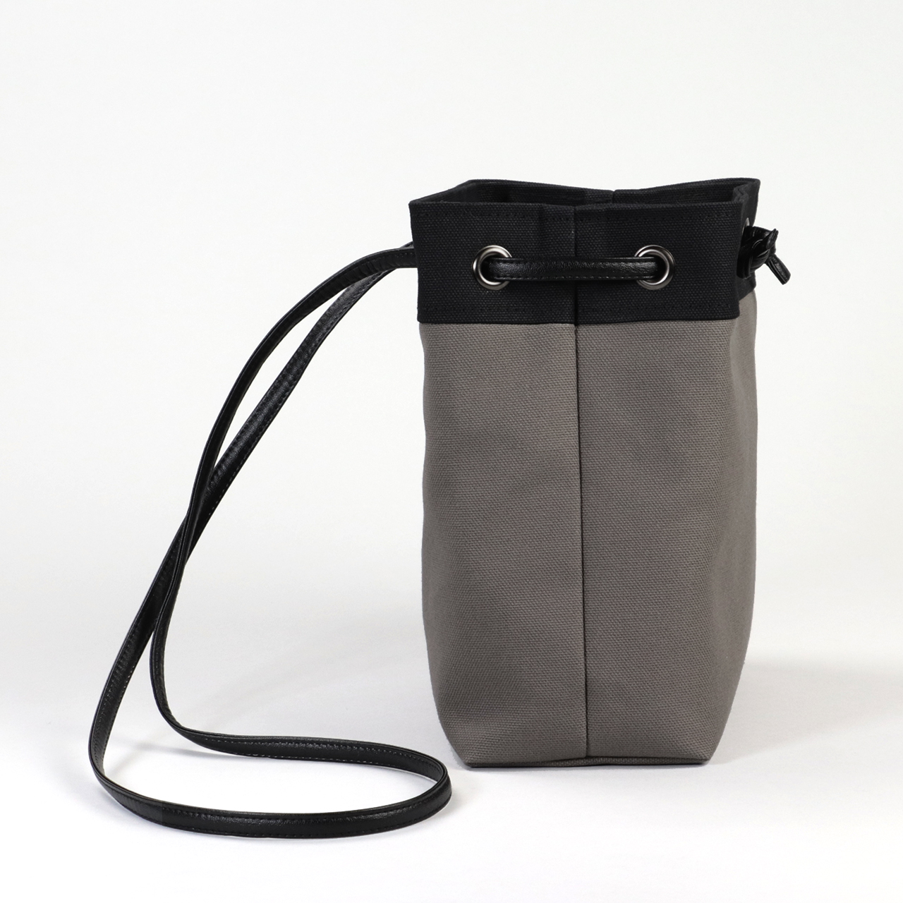 ピクニックショルダー　picnicshoulder　北欧生地×富士金梅 8号帆布　チャコールグレー×ブラック　オリジナル　ハンドメイド帆布ポシェット　ハネアント神戸