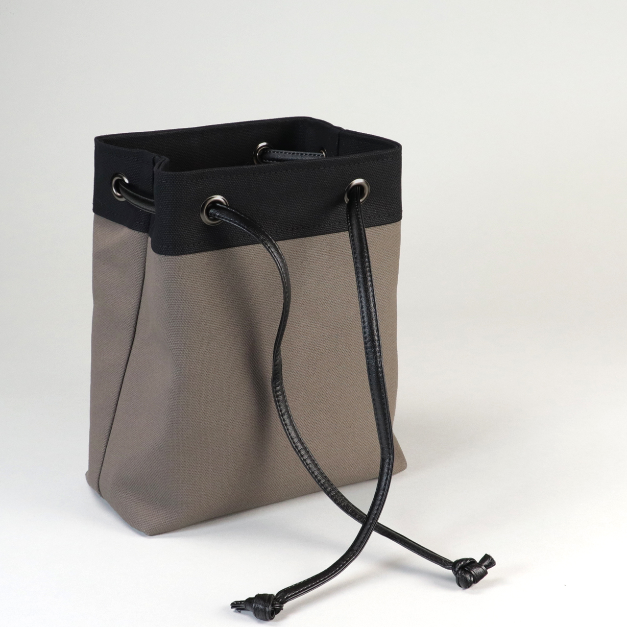 ピクニックショルダー　picnicshoulder　北欧生地×富士金梅 8号帆布　チャコールグレー×ブラック　オリジナル　ハンドメイド帆布ポシェット　ハネアント神戸