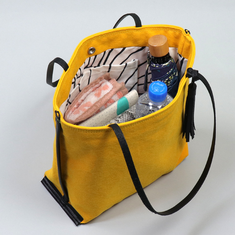 フラップトート　flaptote　北欧生地×倉敷帆布バイオウォッシュ 8号帆布　ひまわりイエロー オリジナル　ハンドメイド帆布トートバッグ　ハネアント神戸