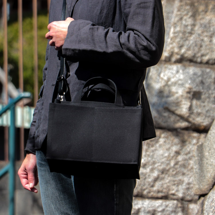 パケット　Packet　北欧生地×富士金梅 8号帆布　ブラック　オリジナル　ハンドメイド帆布2wayショルダーバッグ　ハネアント神戸