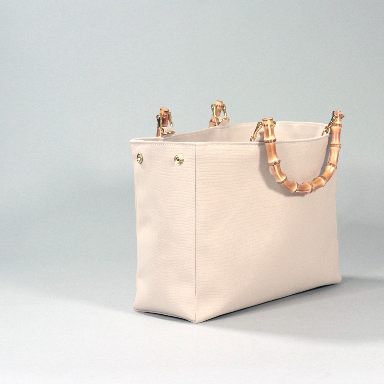 すっきりスマートなバンブーハンドル 2wayショルダー 北欧生地×富士金梅×ベージュ 帆布バッグ【スクエアトート】