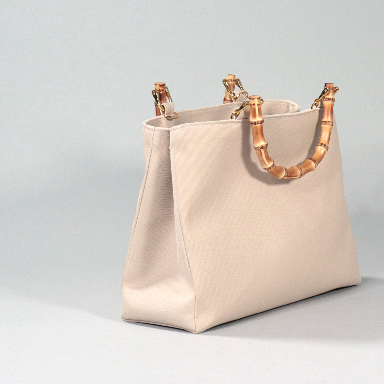 すっきりスマートなバンブーハンドル 2wayショルダー 北欧生地×富士金梅×ベージュ 帆布バッグ【スクエアトート】