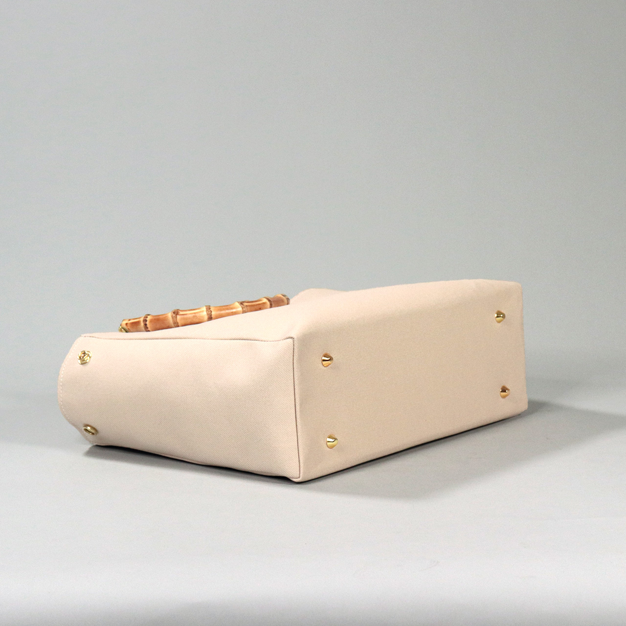 すっきりスマートなバンブーハンドル 2wayショルダー 北欧生地×富士金梅×ベージュ 帆布バッグ【スクエアトート】