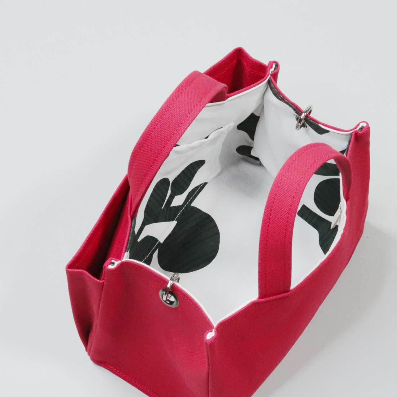 パケット　Packet　北欧生地×富士金梅 8号帆布　レッド　オリジナル　ハンドメイド帆布2wayショルダーバッグ　ハネアント神戸