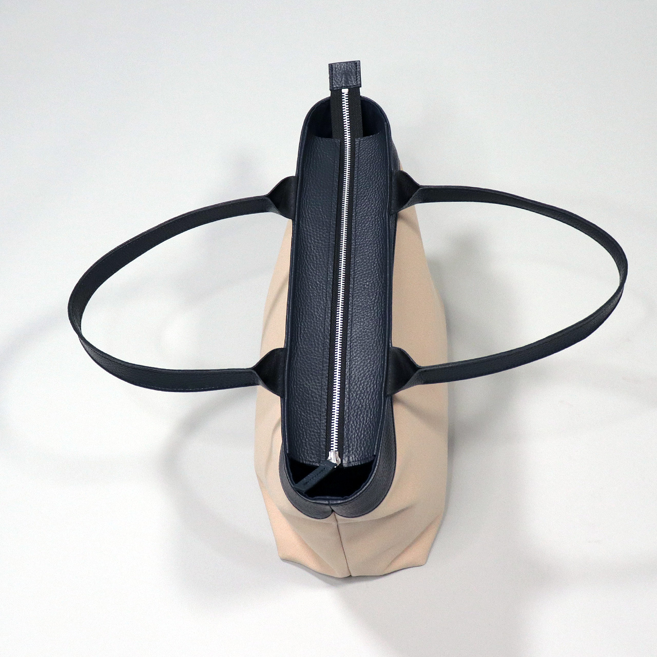 サシャ　SASYA　国産本革　姫路レザー　クロムなめし　富士金梅8号帆布　ベージュ　ネイビー　オリジナル　ハンドメイド本革　牛革トートバッグ　ハネアント神戸