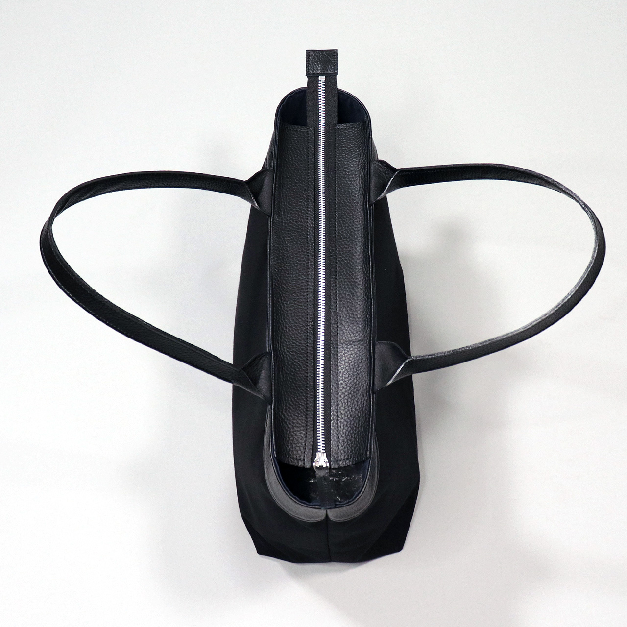 サシャ　SASYA　国産本革　姫路レザー　クロムなめし　富士金梅8号帆布　ブラック　オリジナル　ハンドメイド本革　牛革トートバッグ　ハネアント神戸