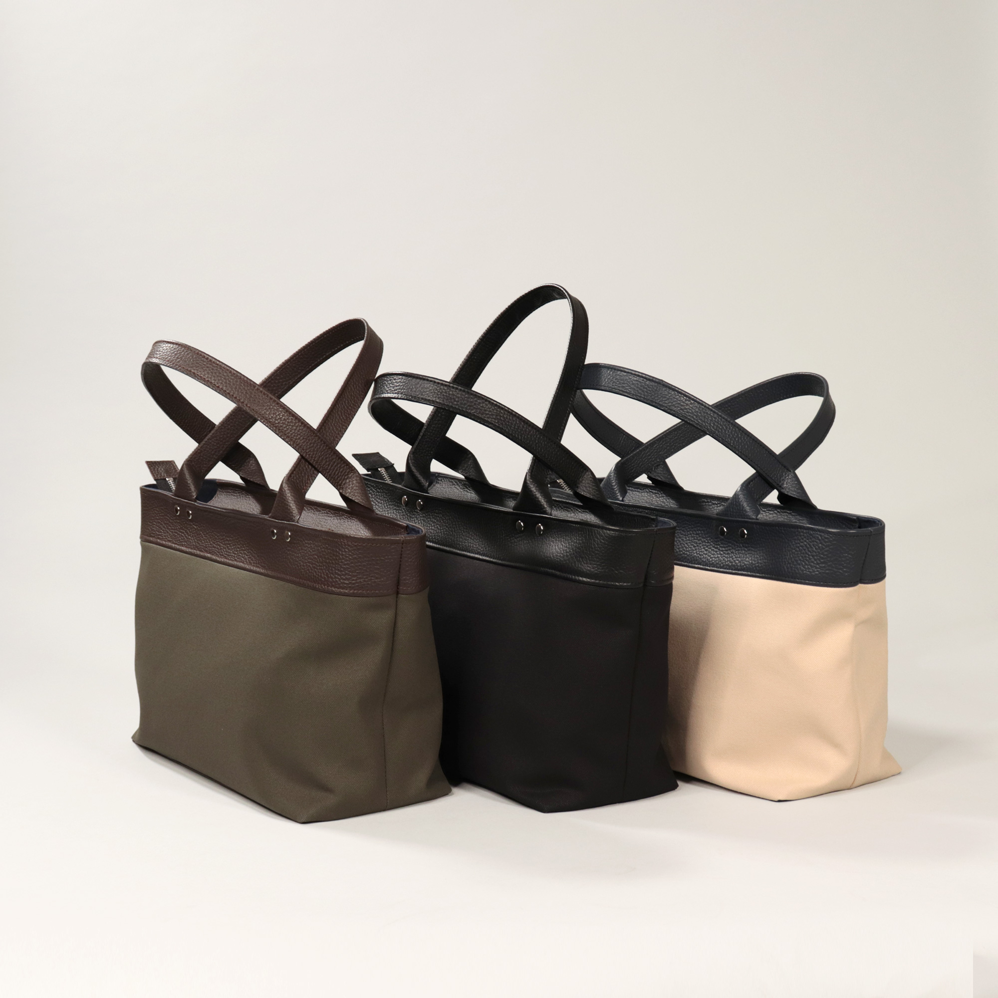 サシャ　SASYA　国産本革　姫路レザー　クロムなめし　富士金梅8号帆布　ブラック　オリジナル　ハンドメイド本革　牛革トートバッグ　ハネアント神戸