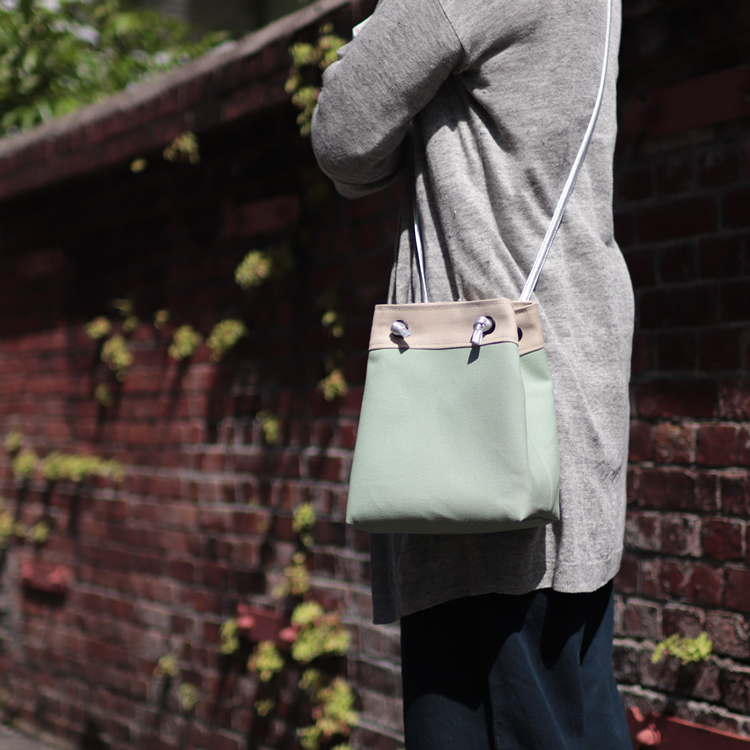 ピクニックショルダー　picnicshoulder　北欧生地×富士金梅 8号帆布　ミント×ベージュ　オリジナル　ハンドメイド帆布ポシェット　ハネアント神戸
