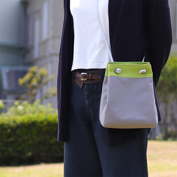 ピクニックショルダー　picnicshoulder　北欧生地×富士金梅 8号帆布　グレー×マスカット　オリジナル　ハンドメイド帆布ポシェット　ハネアント神戸