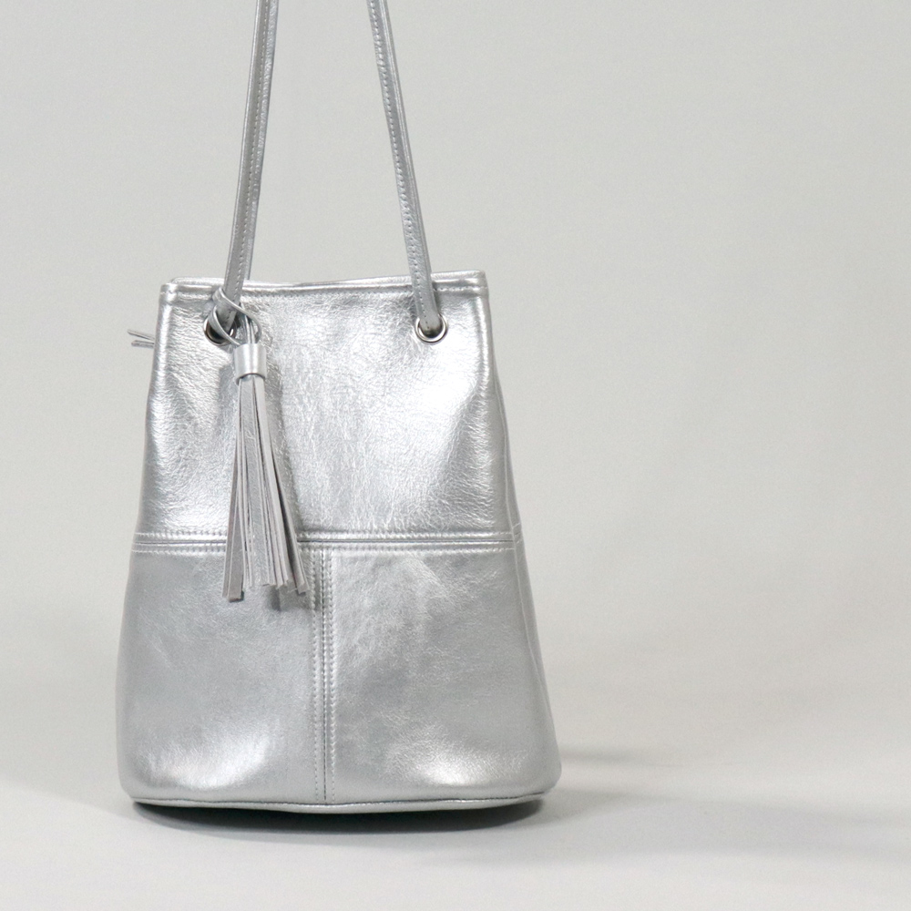 フラン　fran　yasumin　国産本革　クロムなめし　オールレザー　シルバー　オリジナル　ハンドメイド本革　牛革トートバッグ　ハネアント神戸