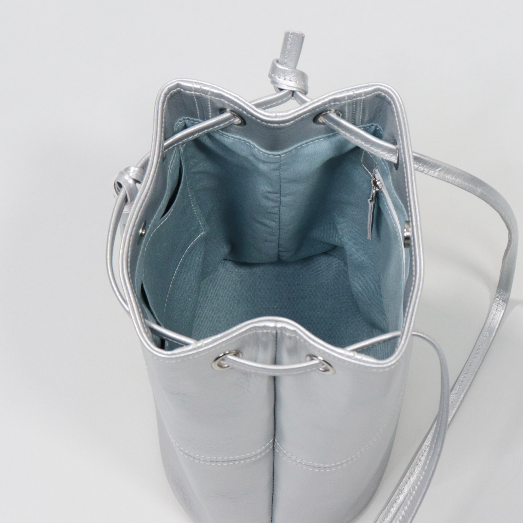 フラン　fran　yasumin　国産本革　クロムなめし　オールレザー　シルバー　オリジナル　ハンドメイド本革　牛革トートバッグ　ハネアント神戸