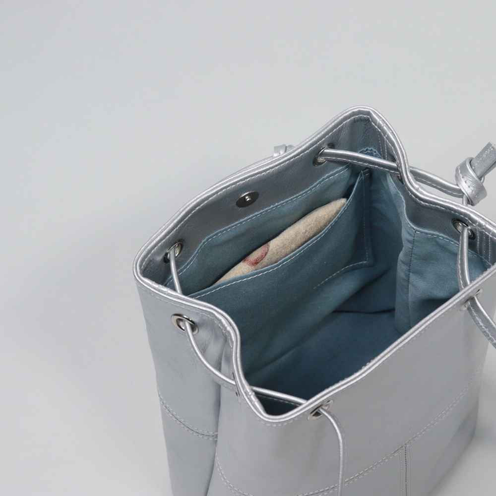 フラン　fran　yasumin　国産本革　クロムなめし　オールレザー　シルバー　オリジナル　ハンドメイド本革　牛革トートバッグ　ハネアント神戸