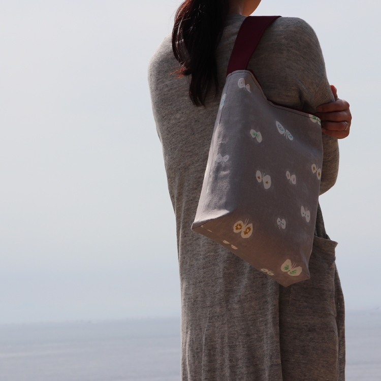 ミナペルホネン　mina perhonen　hana hane×倉敷帆布 8号帆布　リネン　オリジナル　ハンドメイド帆布トートバッグ　ハネアント神戸