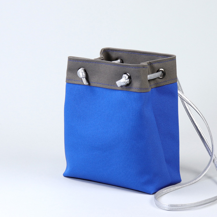 ピクニックショルダー 北欧生地×富士金梅のポシェット ブルー×チャコール 帆布ショルダーミニバッグ