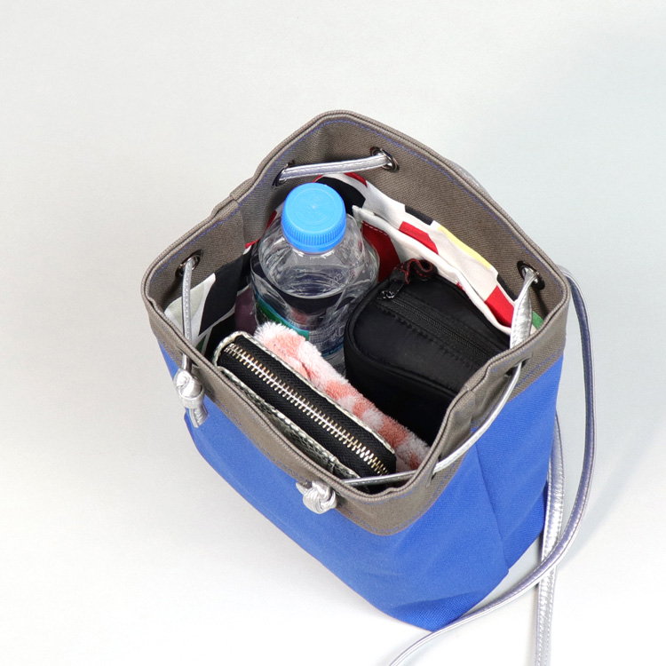 ピクニックショルダー 北欧生地×富士金梅のポシェット ブルー×チャコール 帆布ショルダーミニバッグ