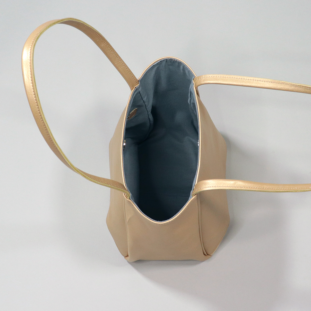 ヤスミン　yasumin　国産本革　クロムなめし　オールレザー　ゴールド　オリジナル　ハンドメイド本革　牛革トートバッグ　ハネアント神戸