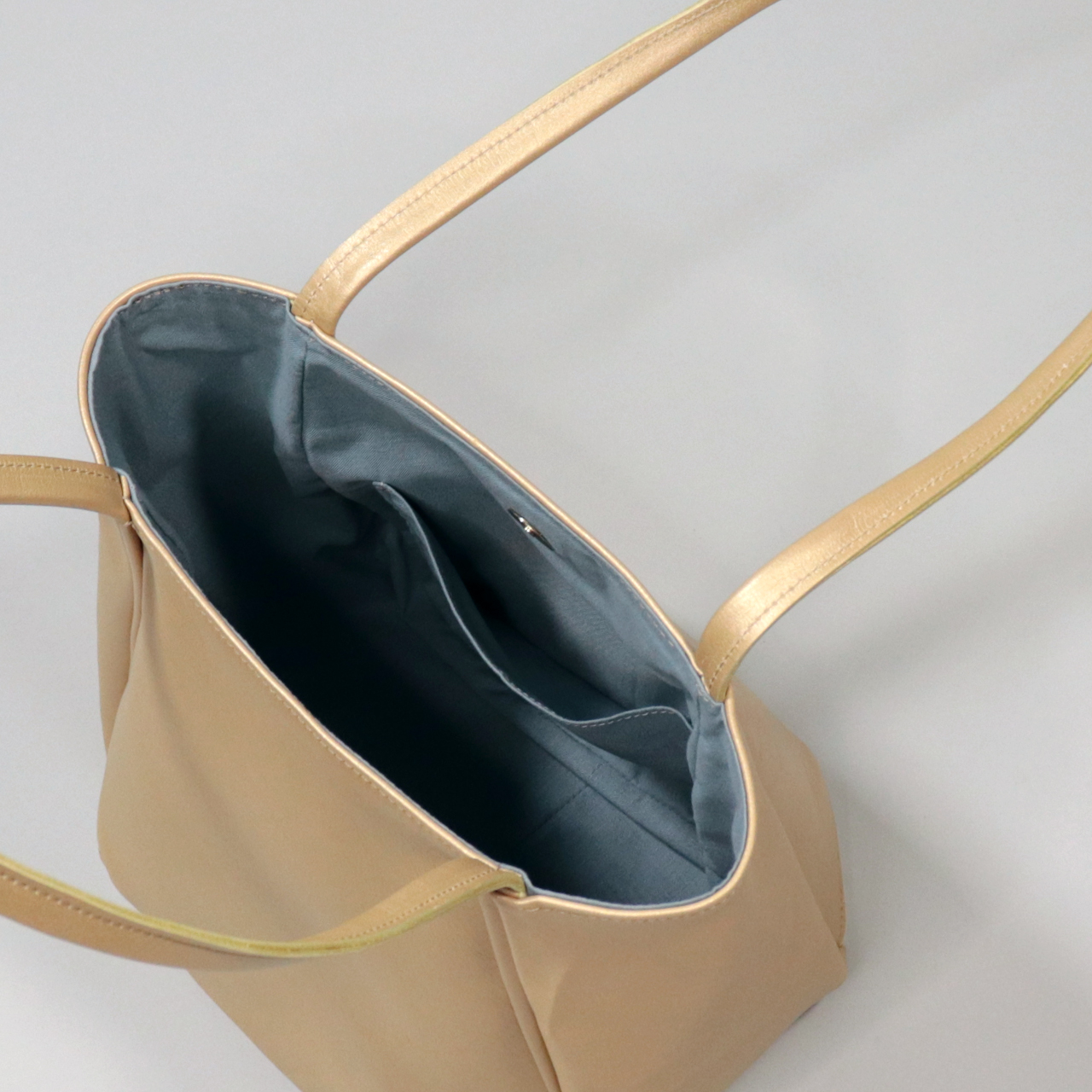 ヤスミン　yasumin　国産本革　クロムなめし　オールレザー　ゴールド　オリジナル　ハンドメイド本革　牛革トートバッグ　ハネアント神戸