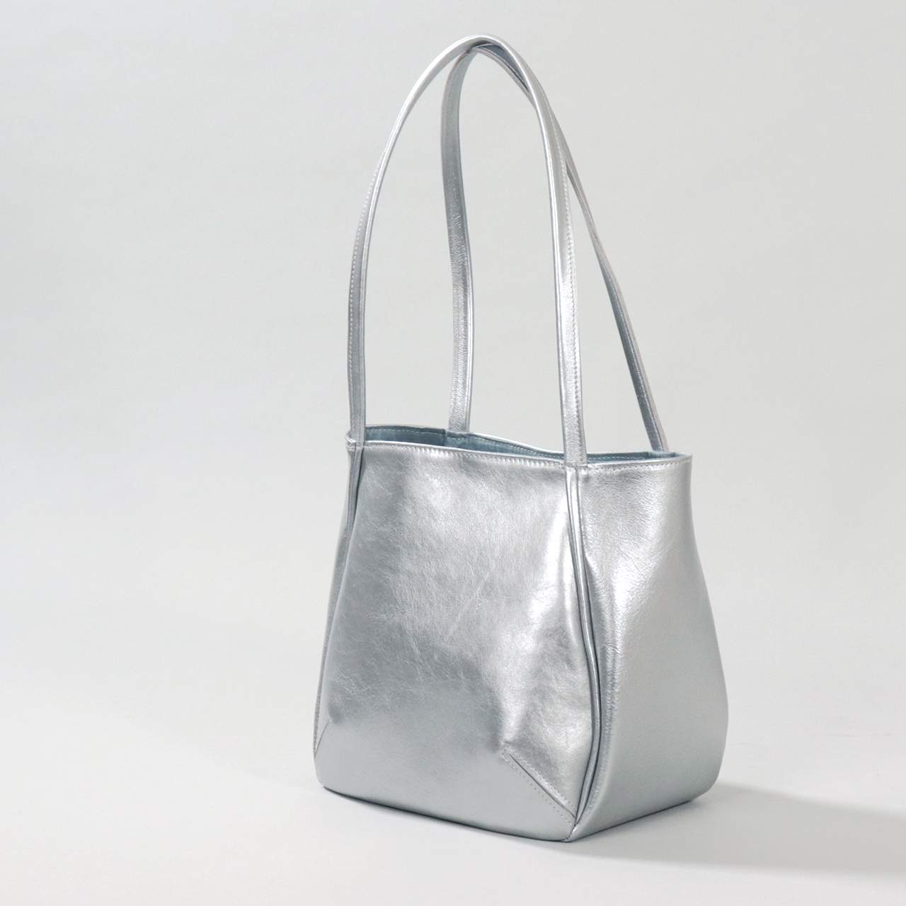 ヤスミン　yasumin　国産本革　クロムなめし　オールレザー　シルバー　オリジナル　ハンドメイド本革　牛革トートバッグ　ハネアント神戸