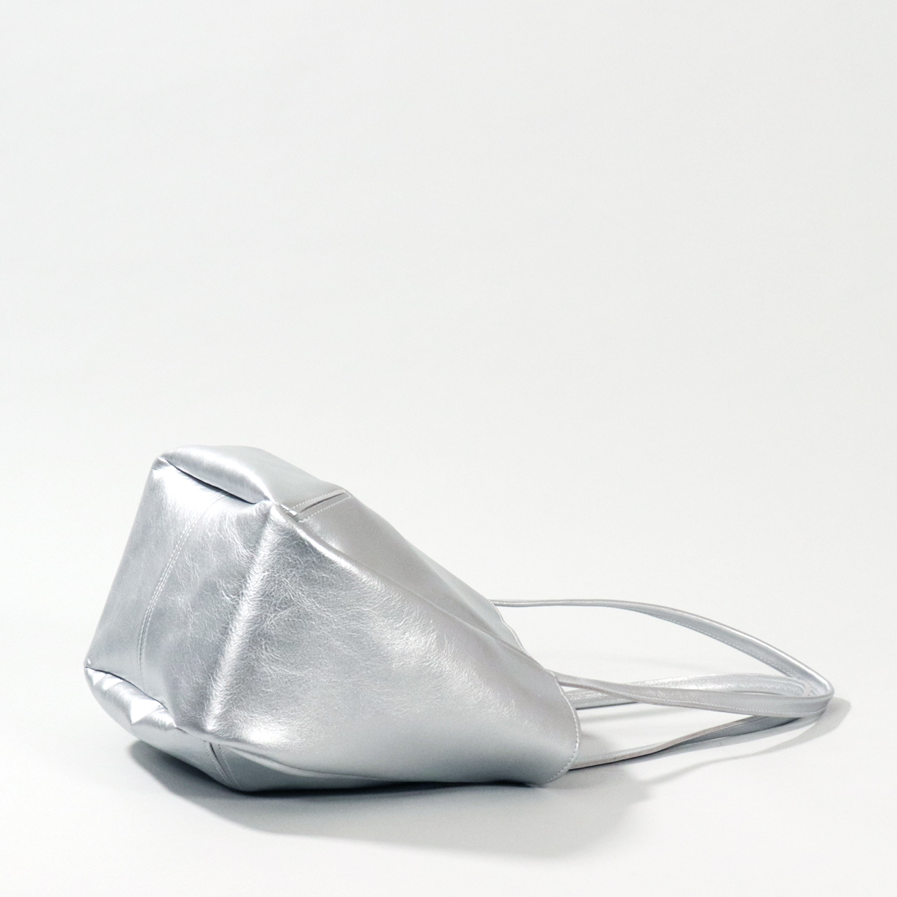 ヤスミン　yasumin　国産本革　クロムなめし　オールレザー　シルバー　オリジナル　ハンドメイド本革　牛革トートバッグ　ハネアント神戸