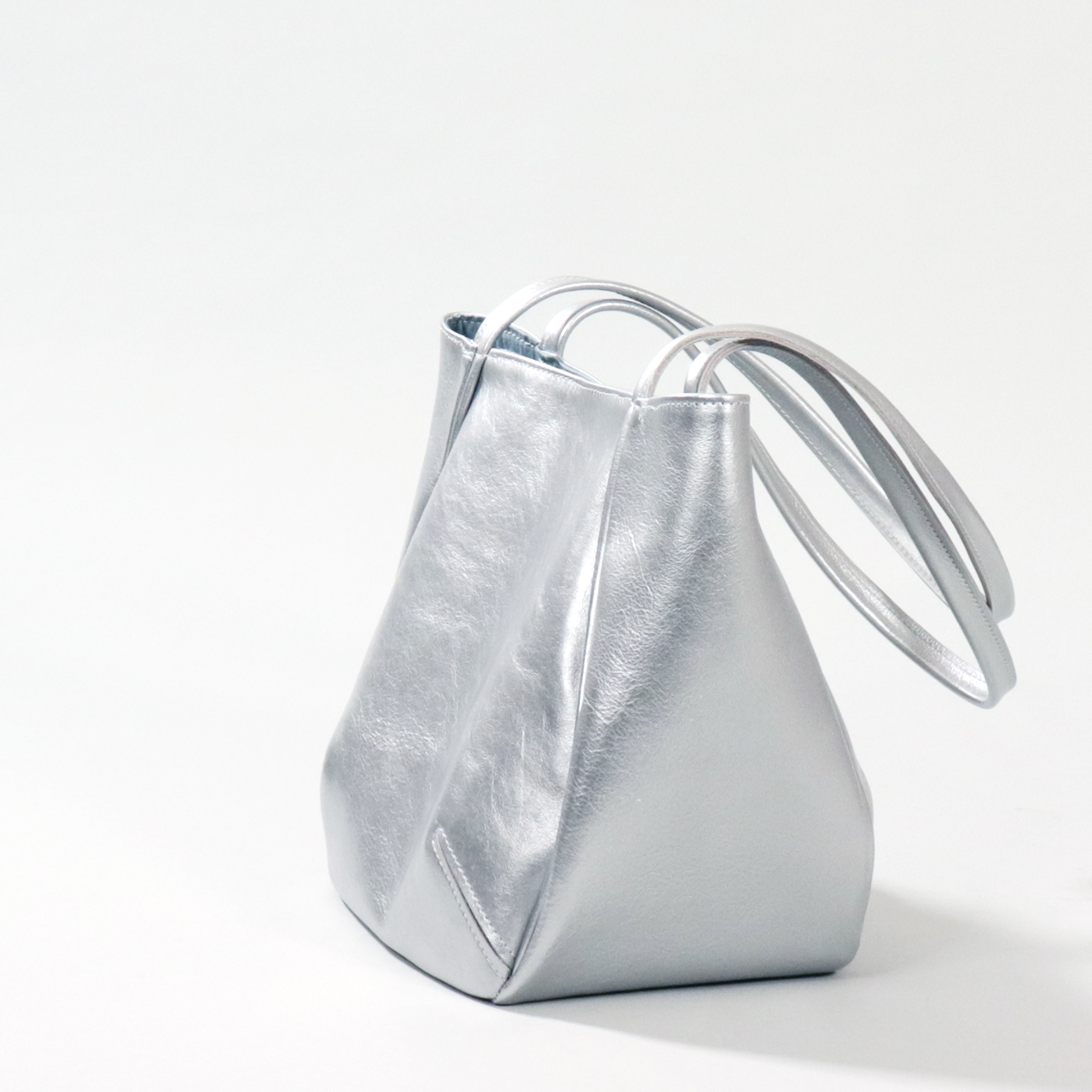 ヤスミン　yasumin　国産本革　クロムなめし　オールレザー　シルバー　オリジナル　ハンドメイド本革　牛革トートバッグ　ハネアント神戸