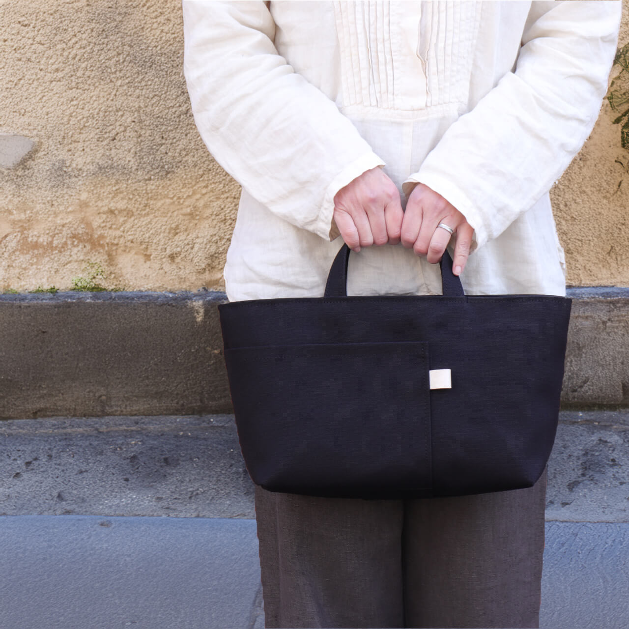 HANEANT KOBE シップトート ノアールブラック。富士金梅8号帆布を使用した軽量トートバッグ　ハネアント神戸の帆布トートバッグ