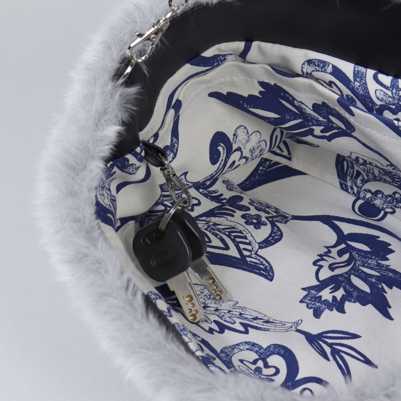 ドゥドゥ　DoDo　エコファー×北欧生地　シルバーグレー　オリジナル　ハンドメイド3wayエコファーショルダーバッグ　ハネアント神戸